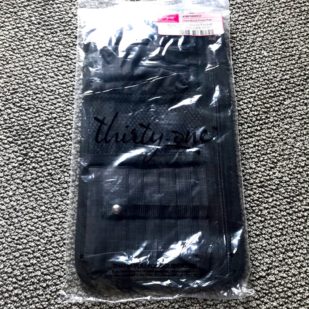NWT Thirty one made in the shade pocket for car